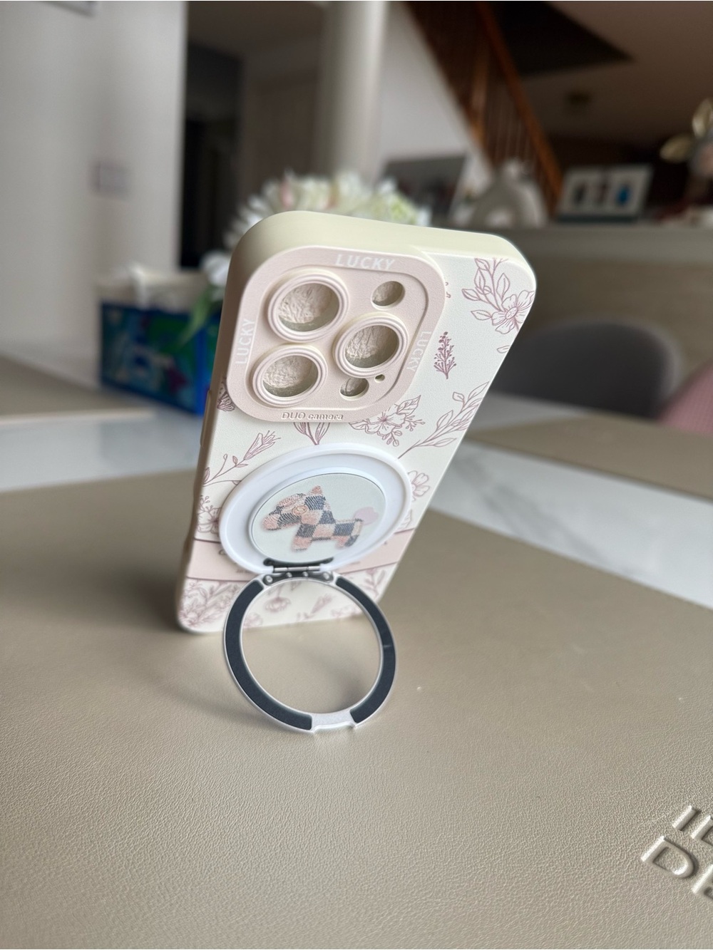Magnetic iPhone 16 pro case - Picture 5 of 6